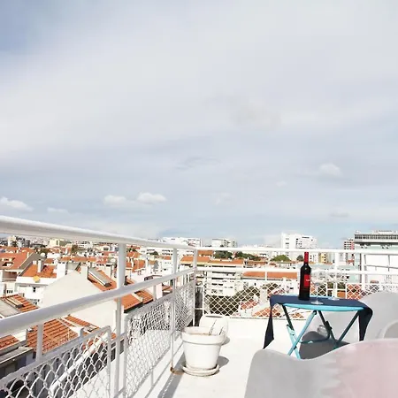 Sunny Rooftop With A View In Campo Pequeno *