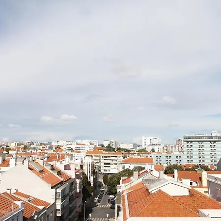 Apartament Sunny Rooftop With A View In Campo Pequeno Lizbona