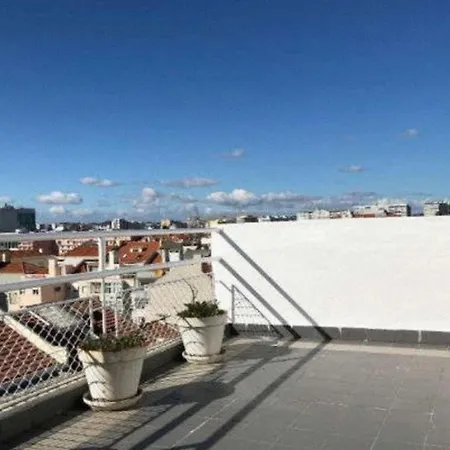 Apartment Sunny Rooftop With A View In Campo Pequeno Lisbon