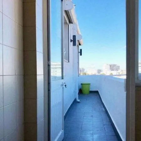 アパート Sunny Rooftop With A View In Campo Pequeno リスボン