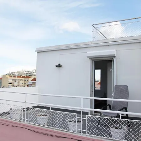 Sunny Rooftop With A View In Campo Pequeno * リスボン